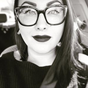 Meet your Posher, Jacqueline